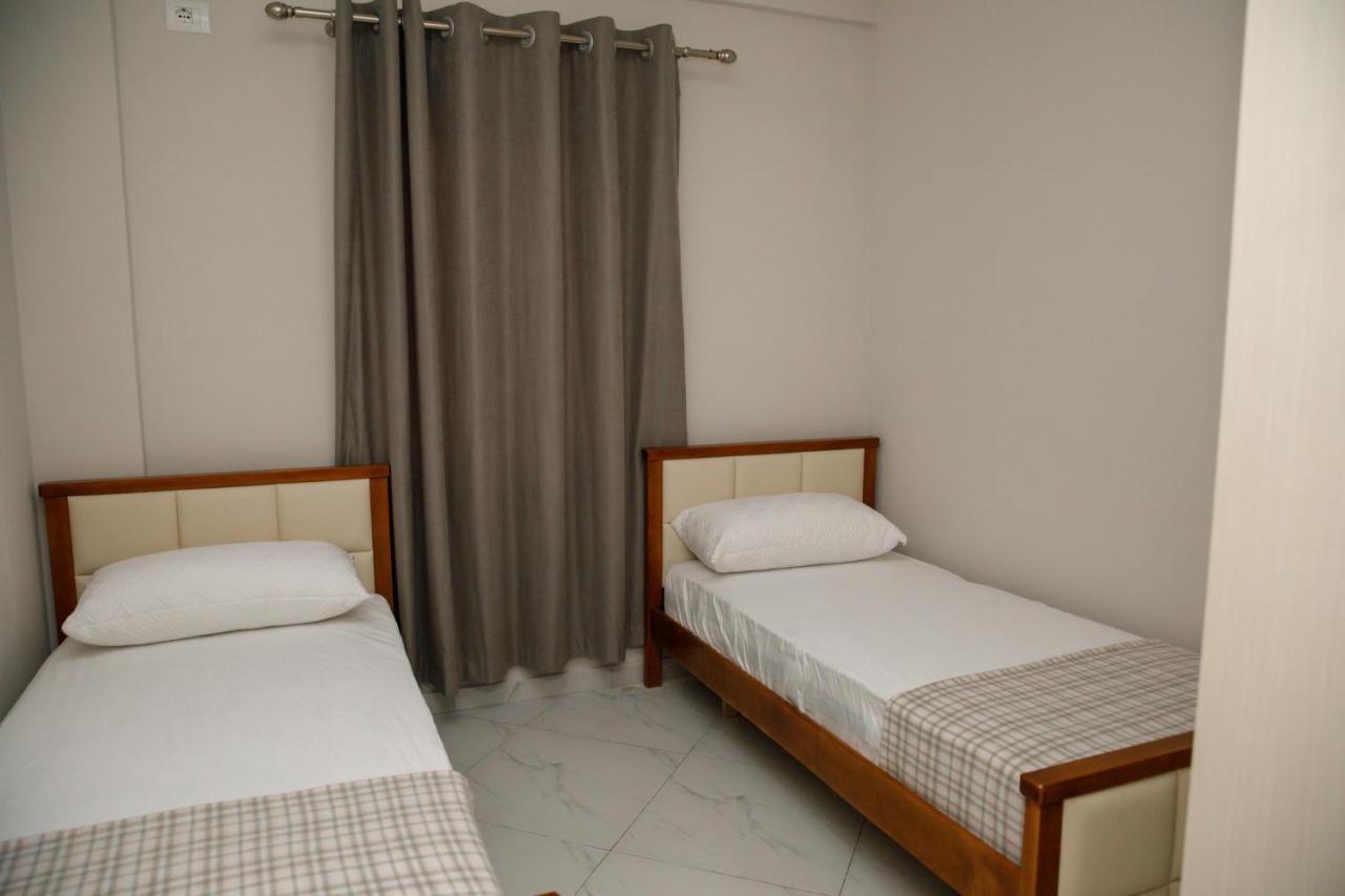 Logli Apartments ジロカストラ エクステリア 写真